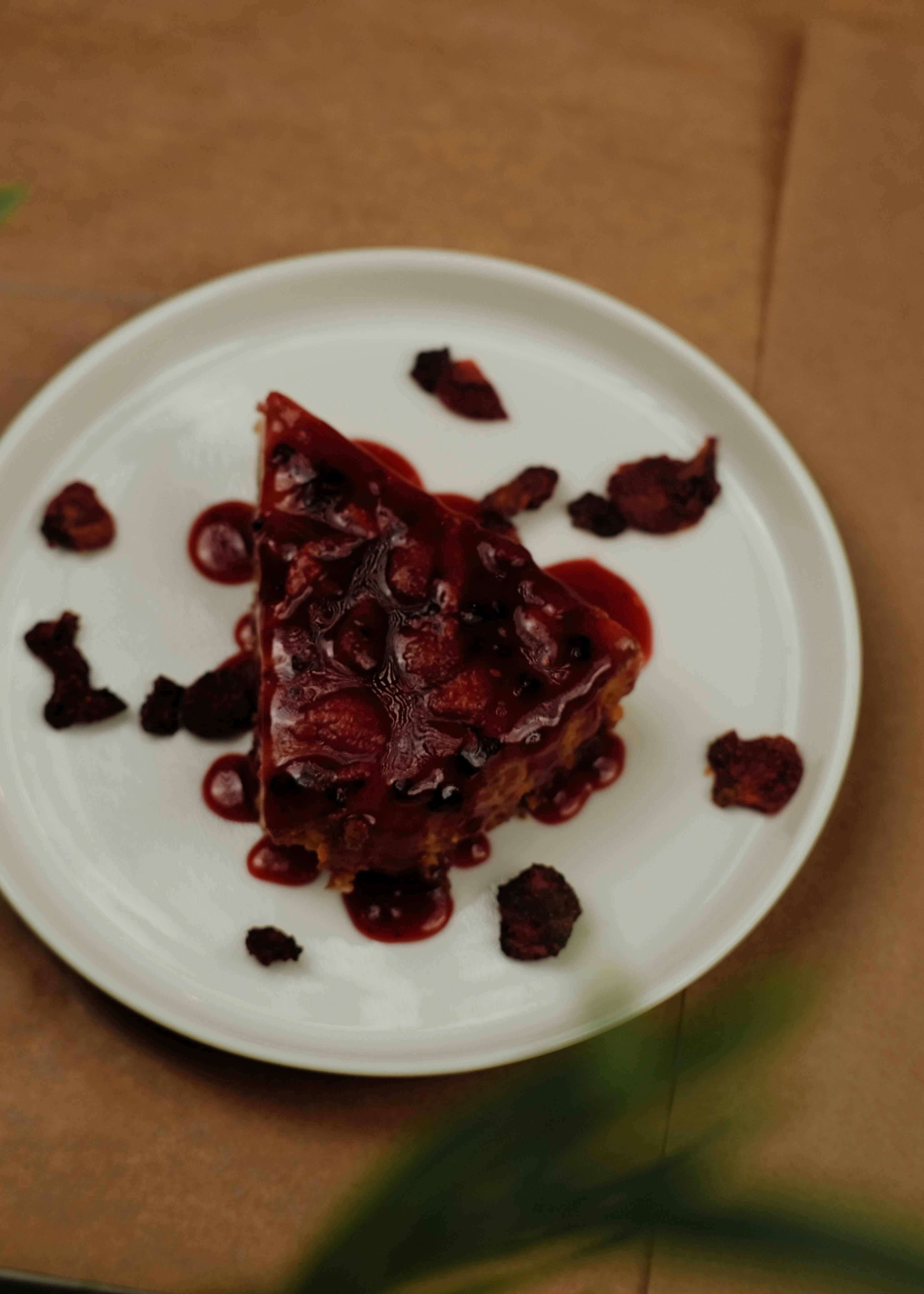 Vişneli Lezzet Şöleni: Hem Brownie Hem Pasta Tarifi